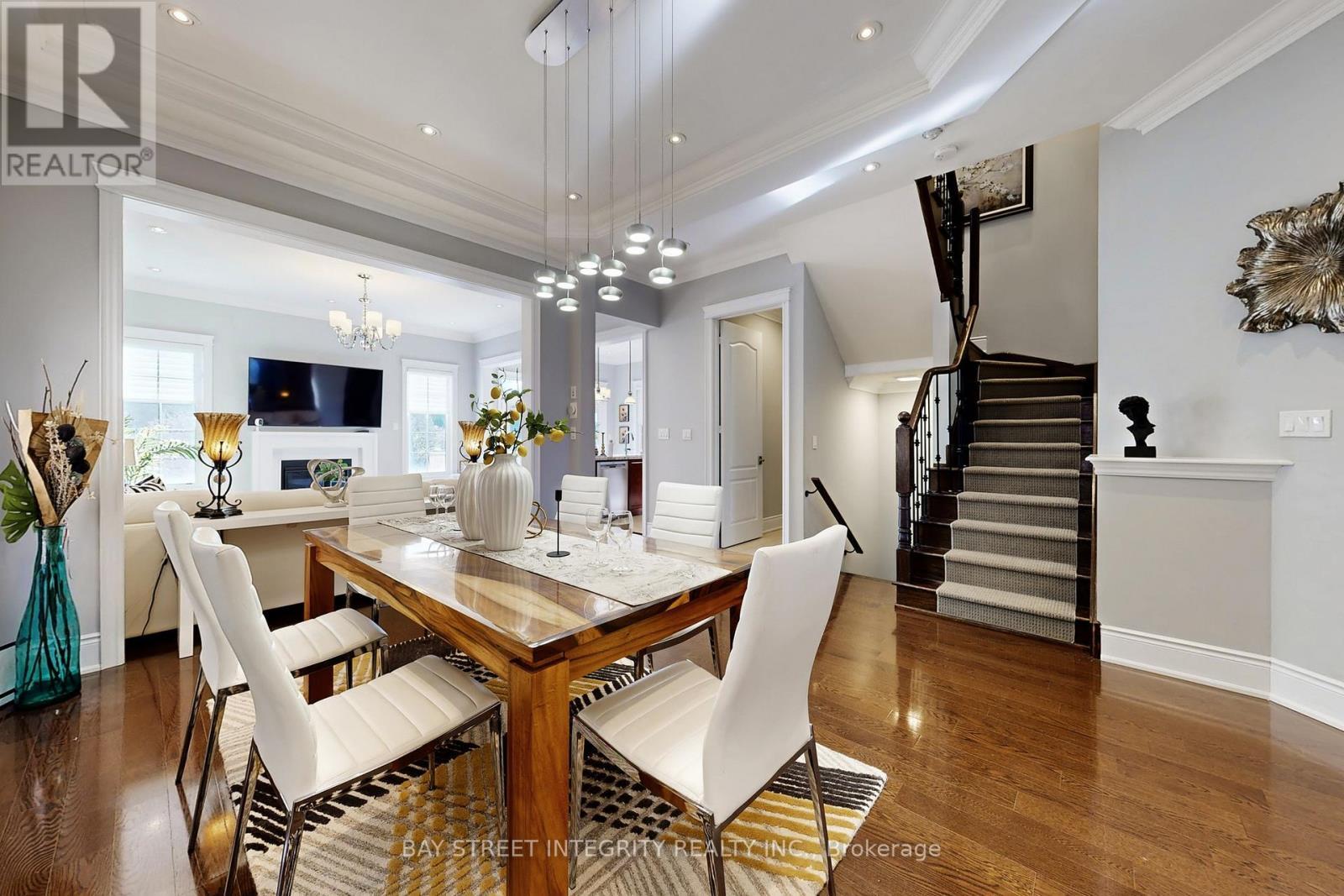 170 Crane Street, Aurora, ON - Indoor Photo Showing Dining Room