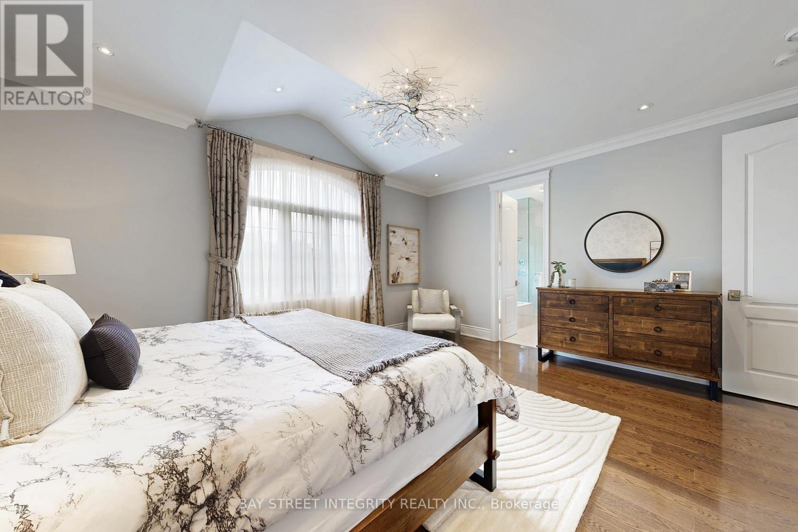 170 Crane Street, Aurora, ON - Indoor Photo Showing Bedroom