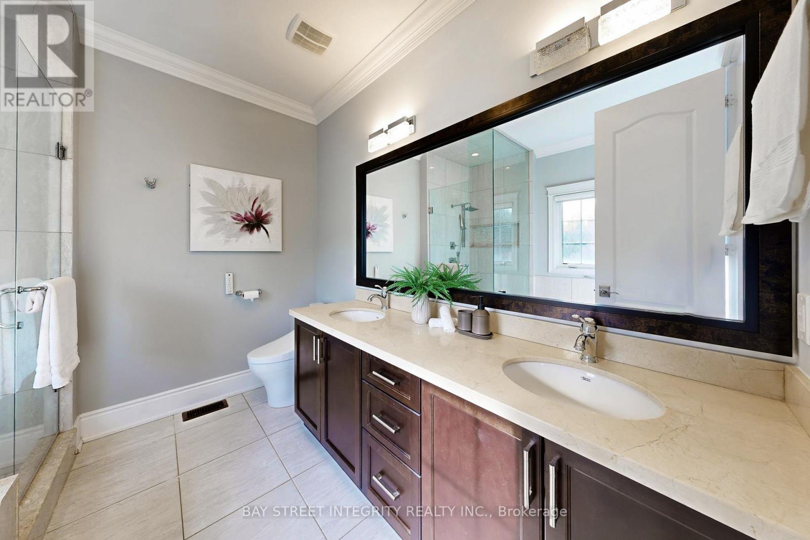 170 Crane Street, Aurora, ON - Indoor Photo Showing Bathroom