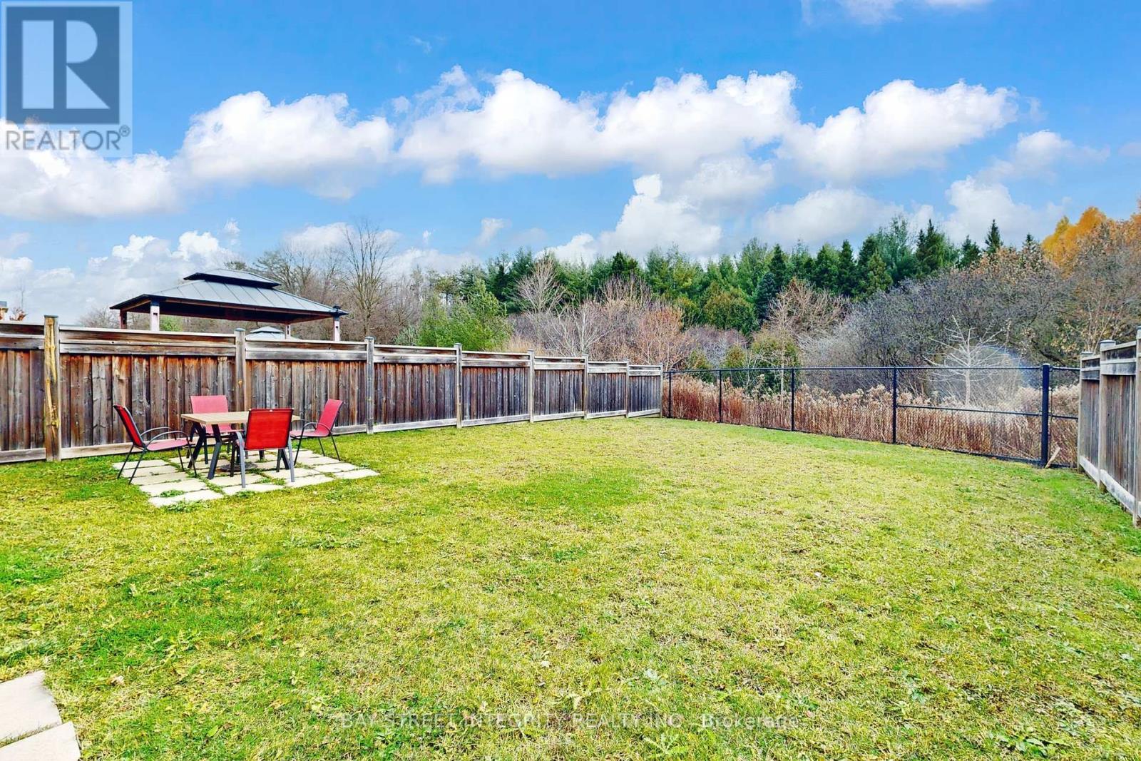 170 Crane Street, Aurora, ON - Outdoor