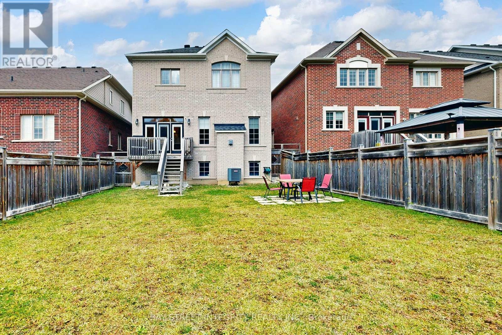 170 Crane Street, Aurora, ON - Outdoor