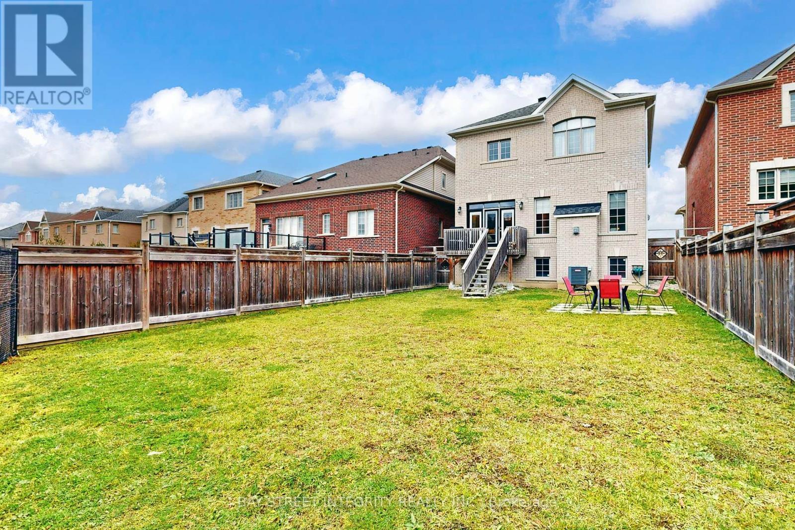 170 Crane Street, Aurora, ON - Outdoor