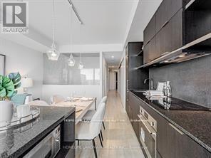 4211 - 197 Yonge Street, Toronto, ON - Indoor Photo Showing Kitchen With Upgraded Kitchen