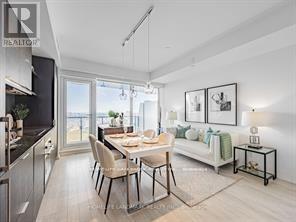 4211 - 197 Yonge Street, Toronto, ON - Indoor Photo Showing Dining Room