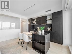 4211 - 197 Yonge Street, Toronto, ON - Indoor Photo Showing Dining Room