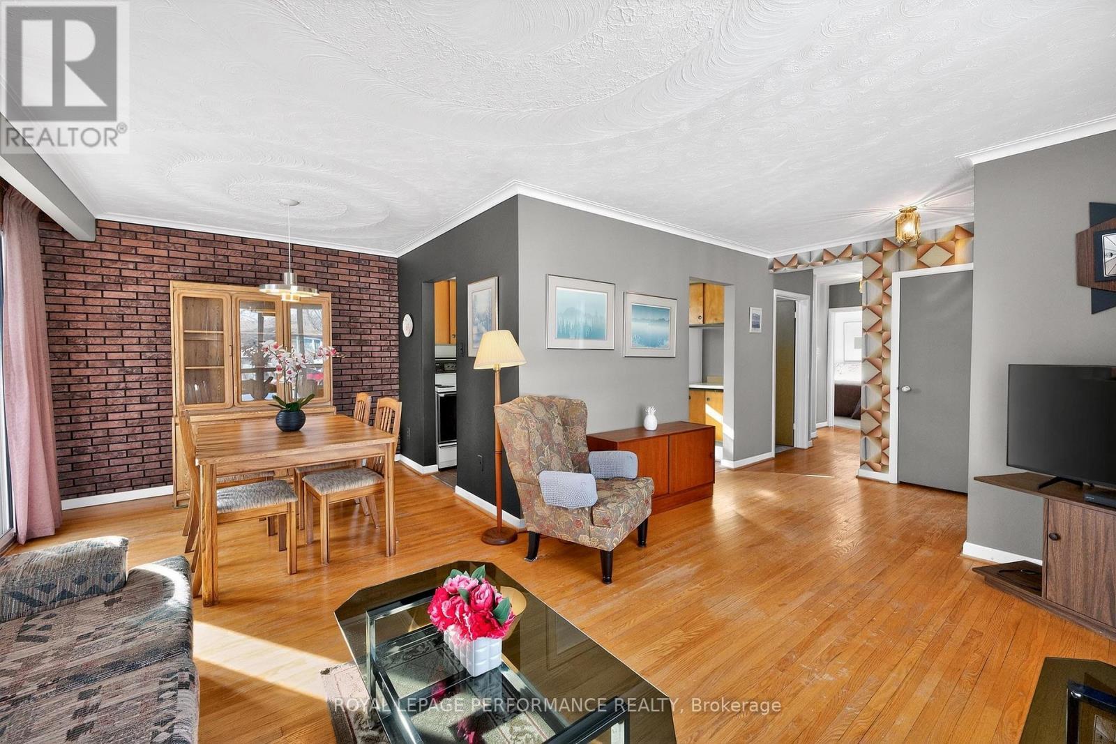 2 Littlewood Crescent, Toronto (Eringate-Centennial-West Deane), ON - Indoor Photo Showing Living Room