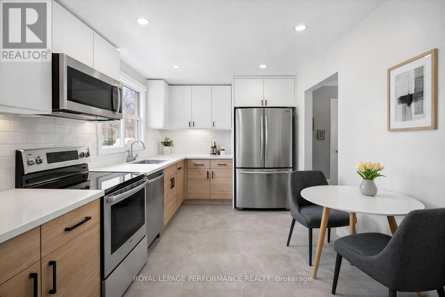 2 Littlewood Crescent, Toronto (Eringate-Centennial-West Deane), ON - Indoor Photo Showing Other Room