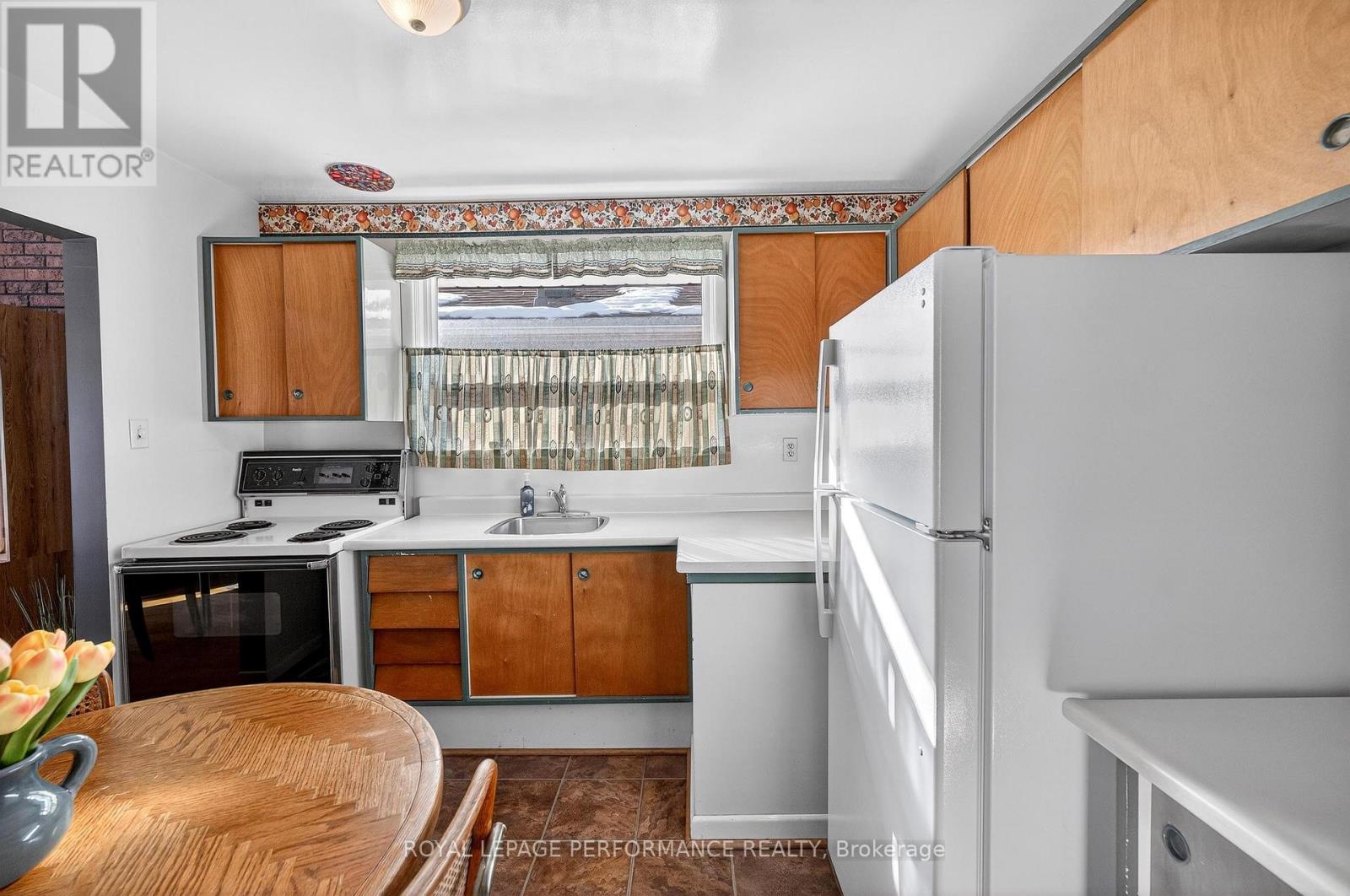 2 Littlewood Crescent, Toronto (Eringate-Centennial-West Deane), ON - Indoor Photo Showing Kitchen