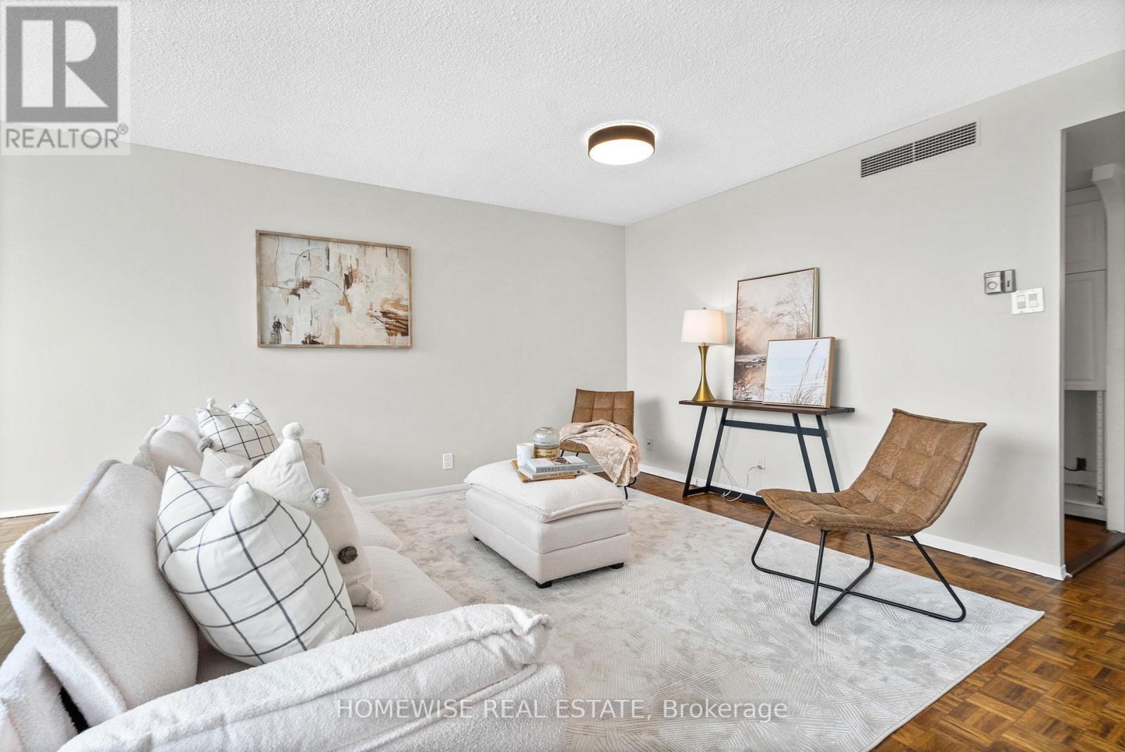 1807 - 914 Yonge Street, Toronto, ON - Indoor