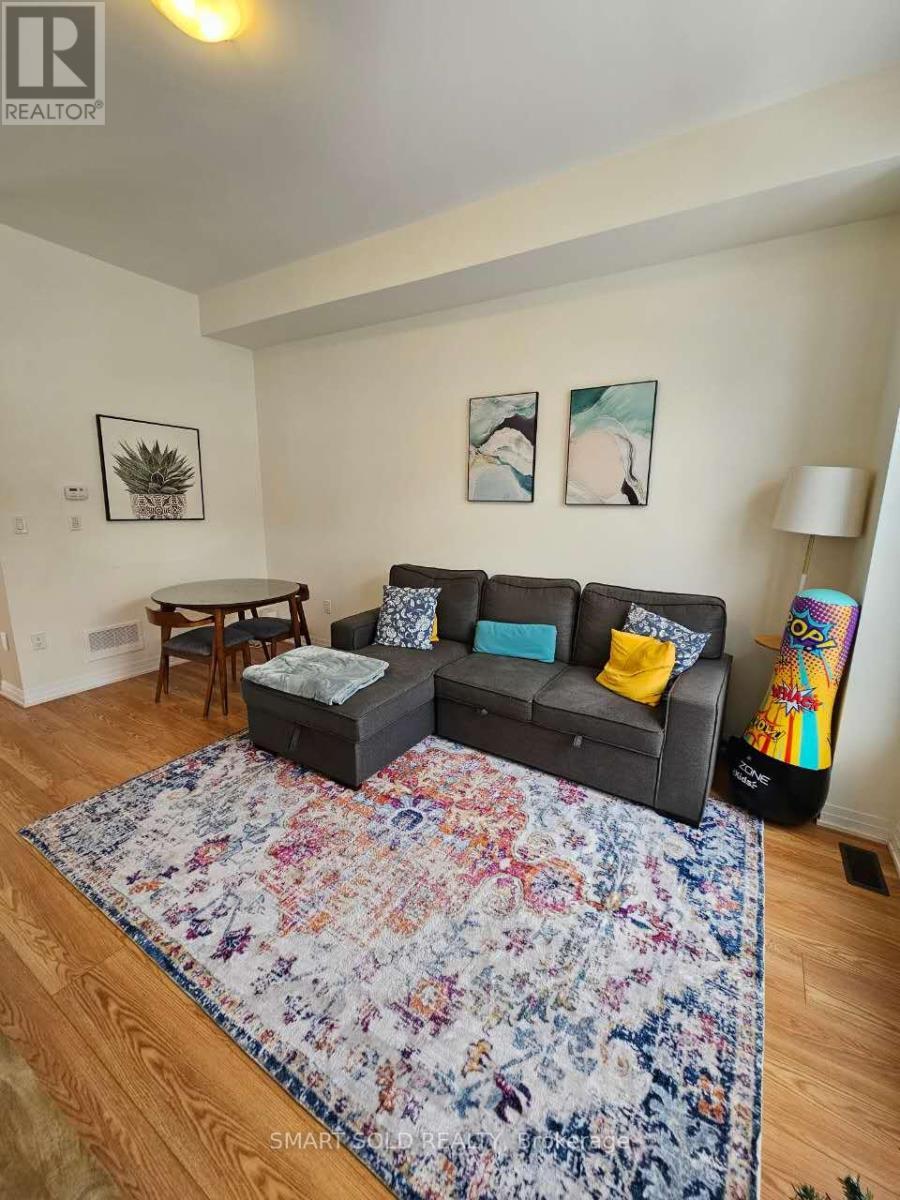 23 Millman Lane, Richmond Hill, ON - Indoor Photo Showing Living Room