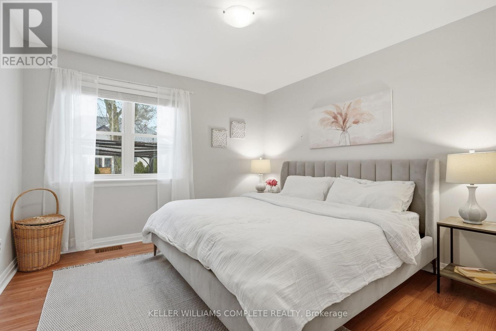 59 Oakley Crescent, Hamilton, ON - Indoor Photo Showing Bedroom
