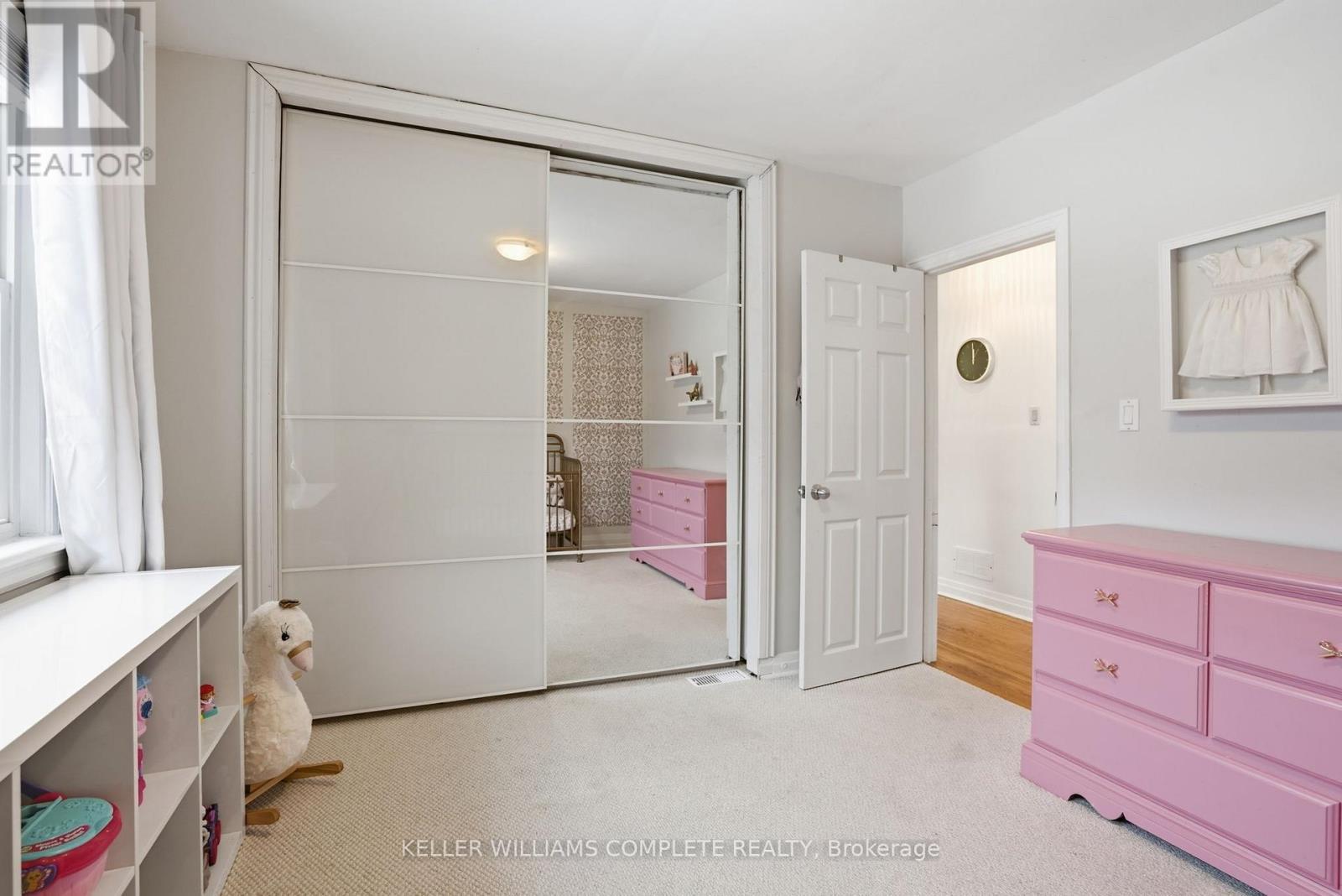 59 Oakley Crescent, Hamilton, ON - Indoor