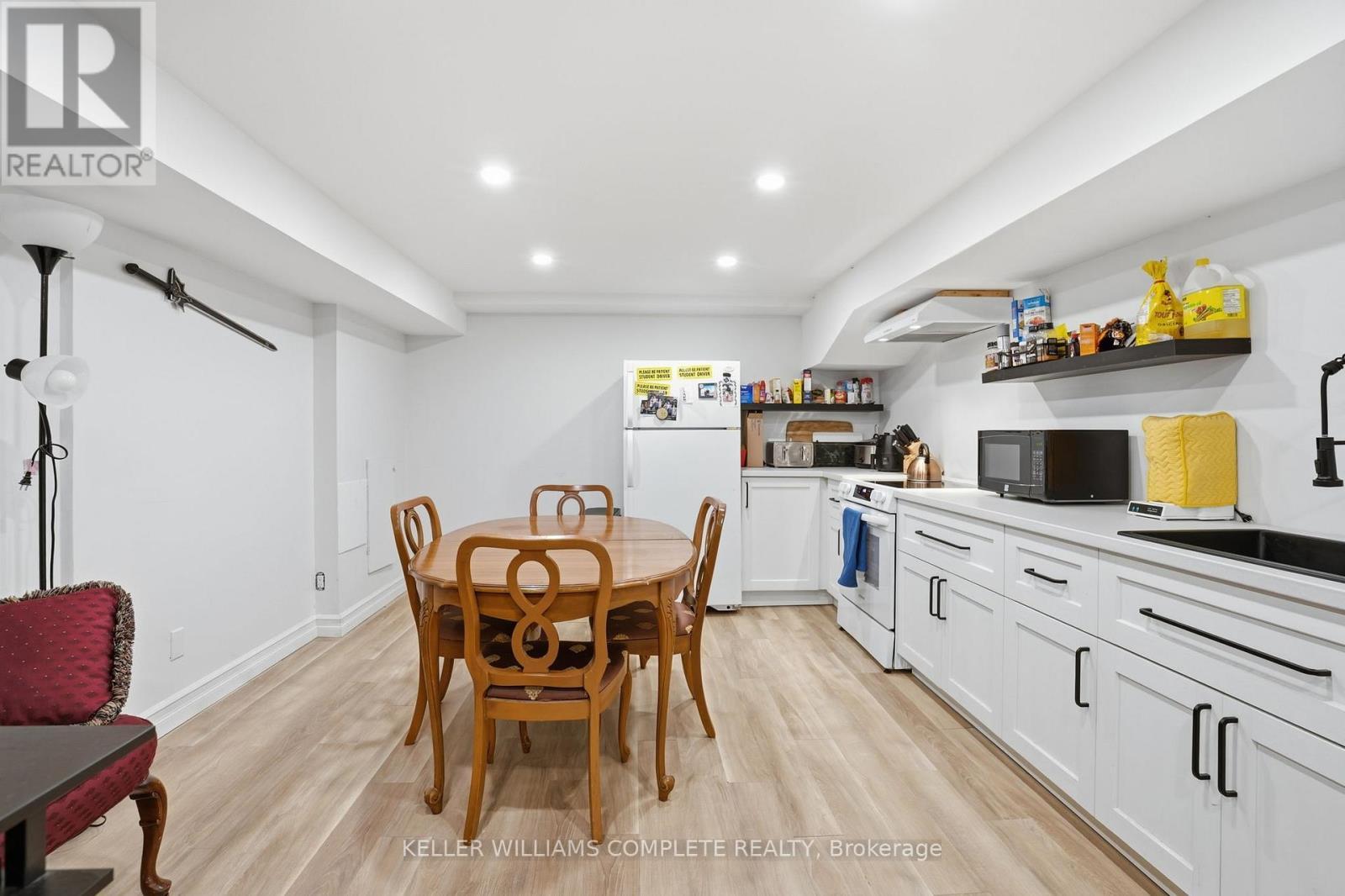 59 Oakley Crescent, Hamilton, ON - Indoor