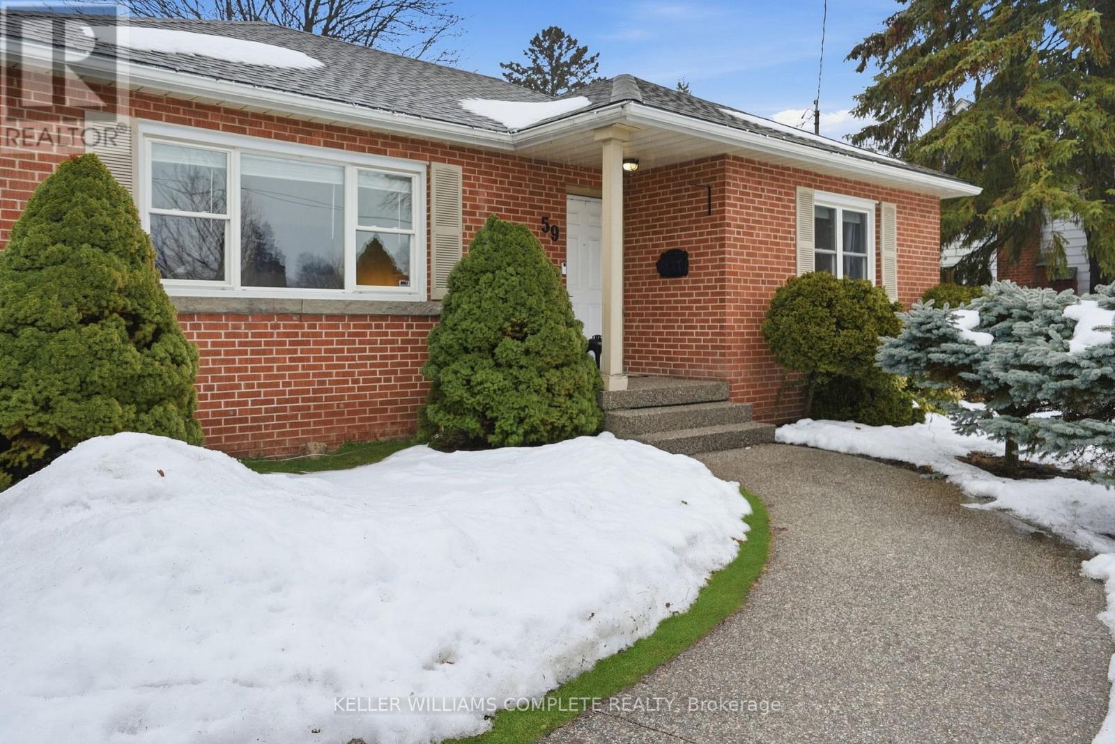 59 Oakley Crescent, Hamilton, ON - Outdoor