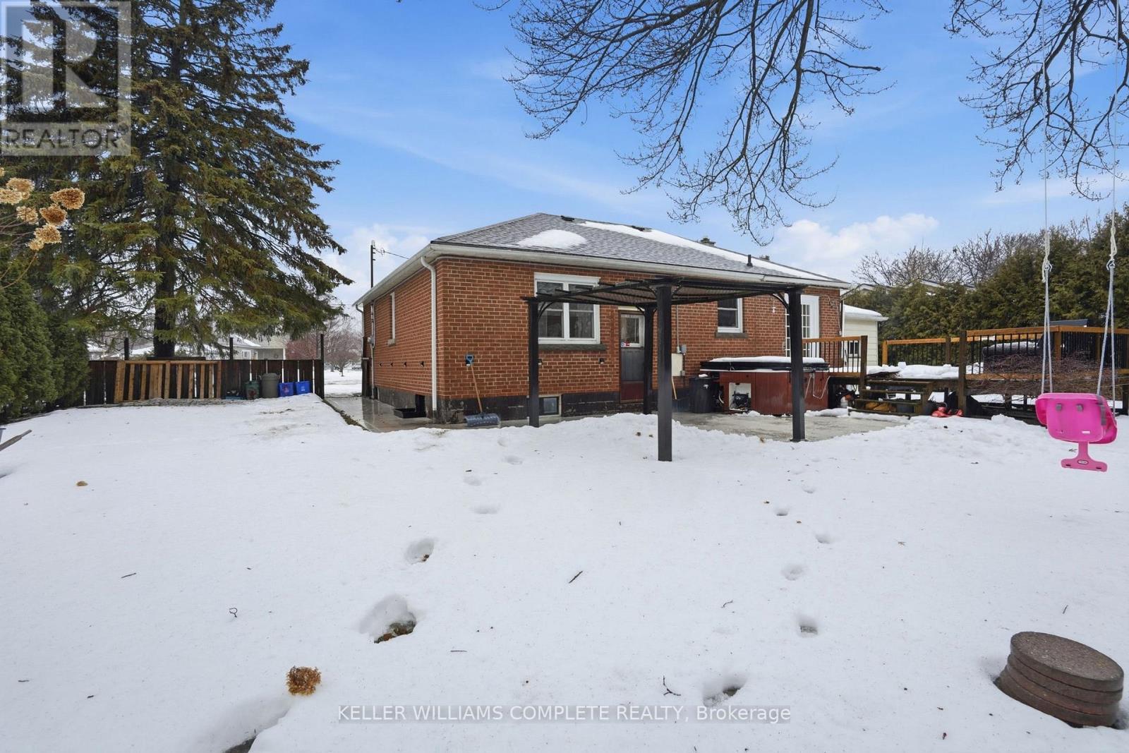 59 Oakley Crescent, Hamilton, ON - Outdoor