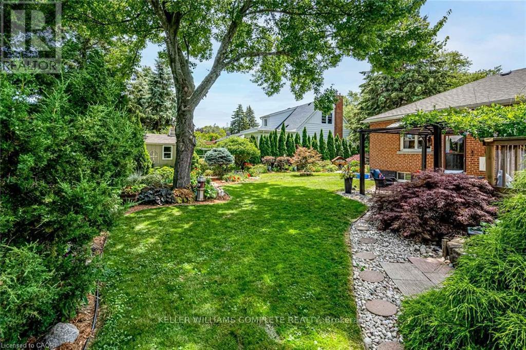 59 Oakley Crescent, Hamilton, ON - Outdoor