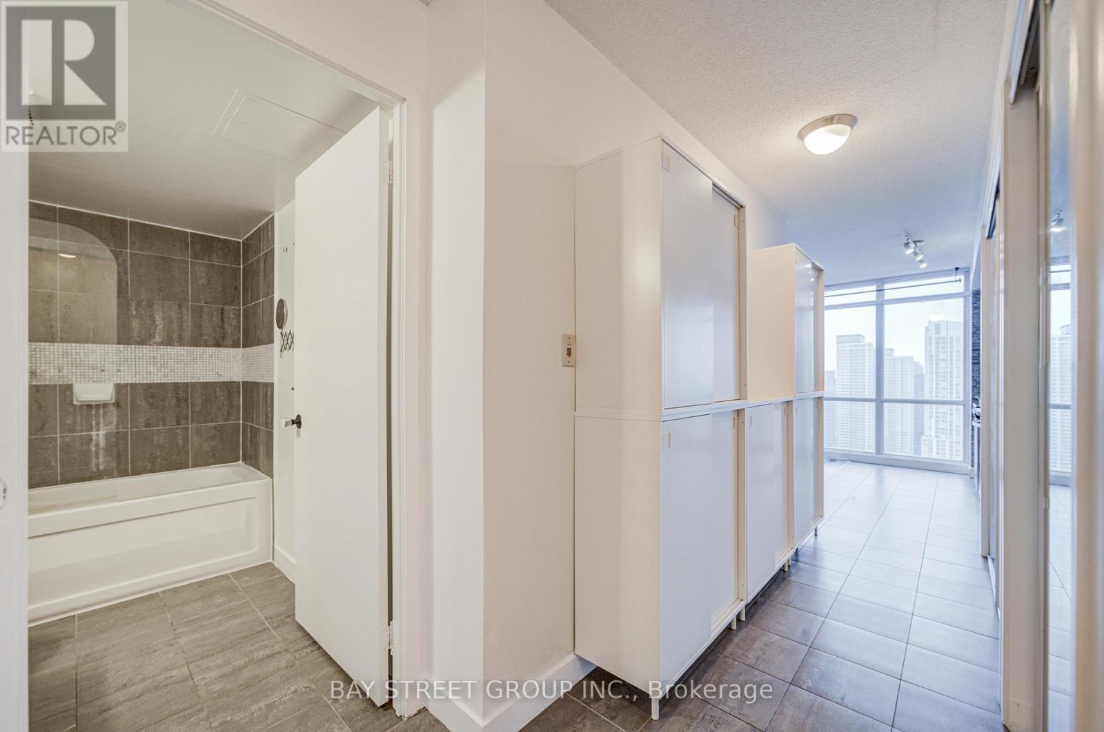3716 - 11 Brunel Court, Toronto, ON - Indoor Photo Showing Other Room