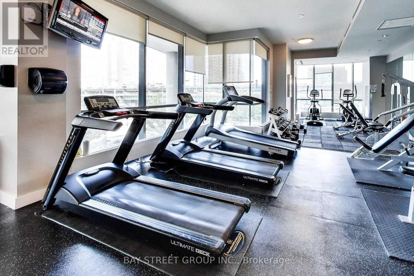 3716 - 11 Brunel Court, Toronto, ON - Indoor Photo Showing Gym Room