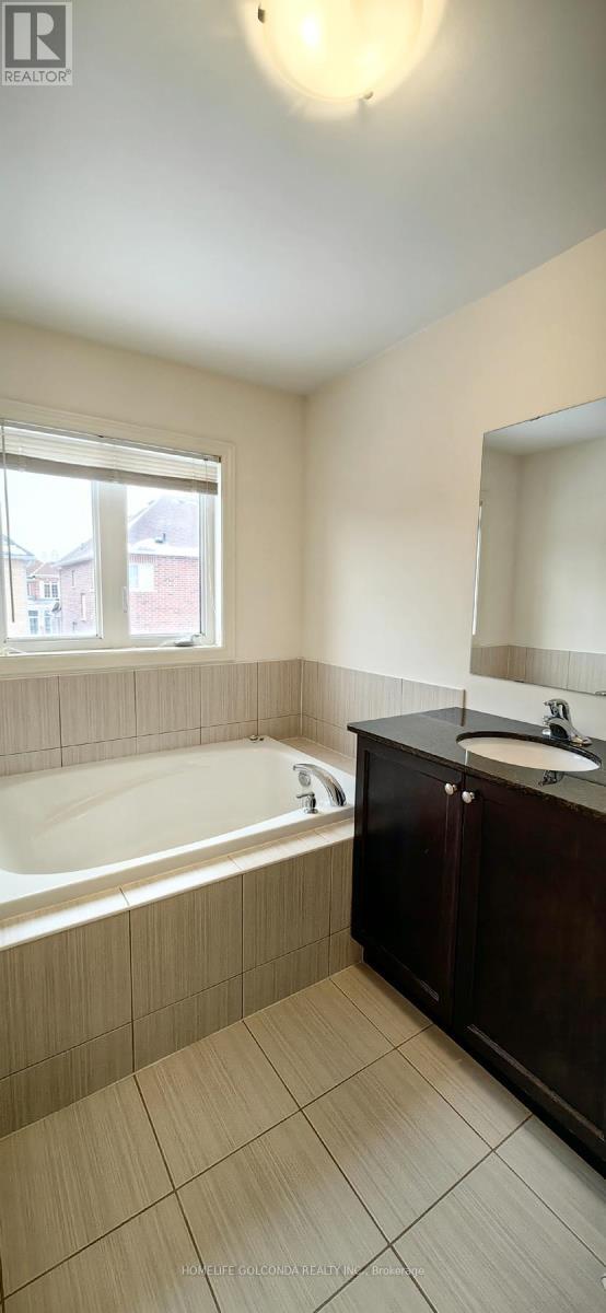 21 Chokecherry Crescent, Markham, ON - Indoor Photo Showing Bathroom