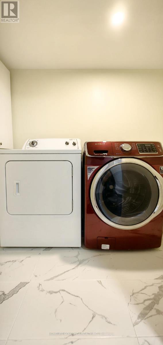 21 Chokecherry Crescent, Markham, ON - Indoor Photo Showing Laundry Room