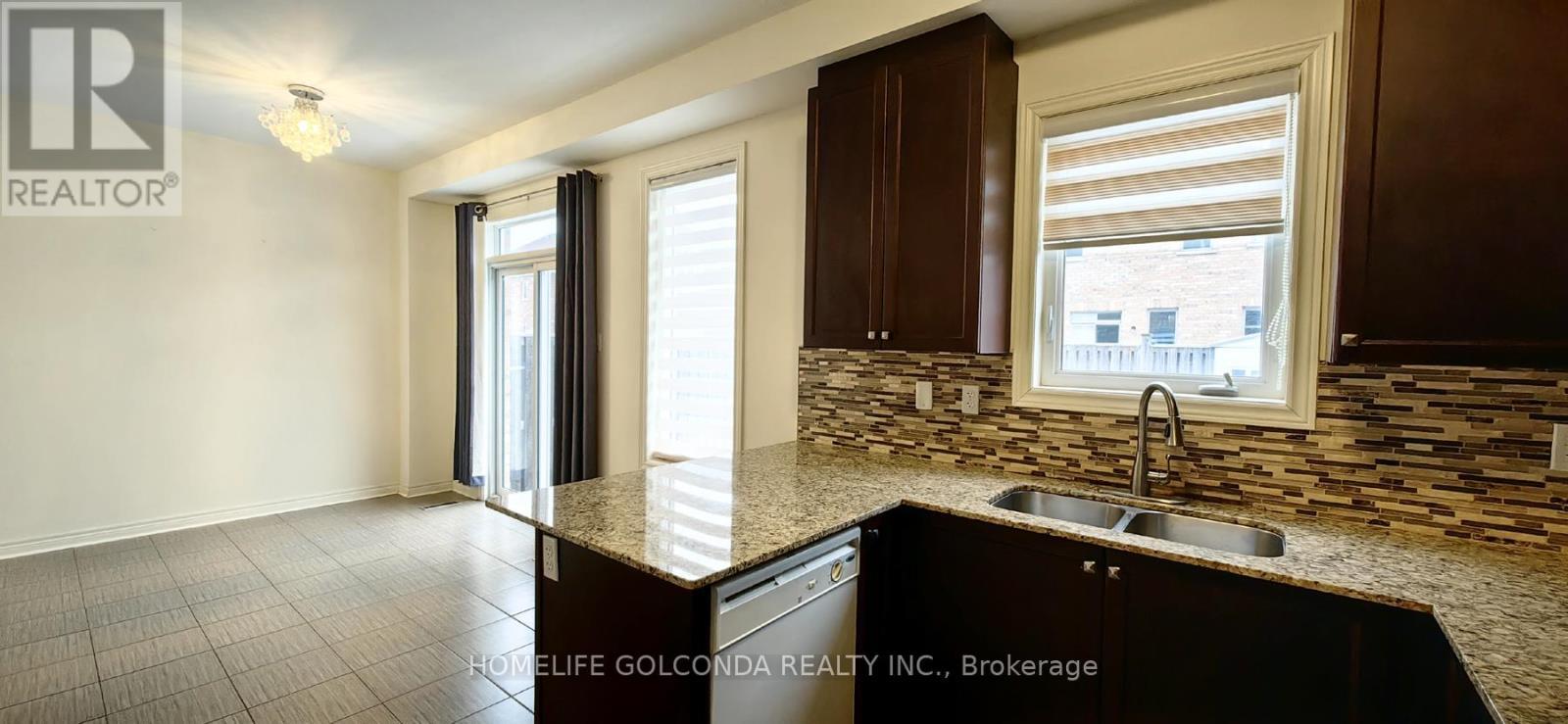 21 Chokecherry Crescent, Markham, ON - Indoor Photo Showing Kitchen With Double Sink