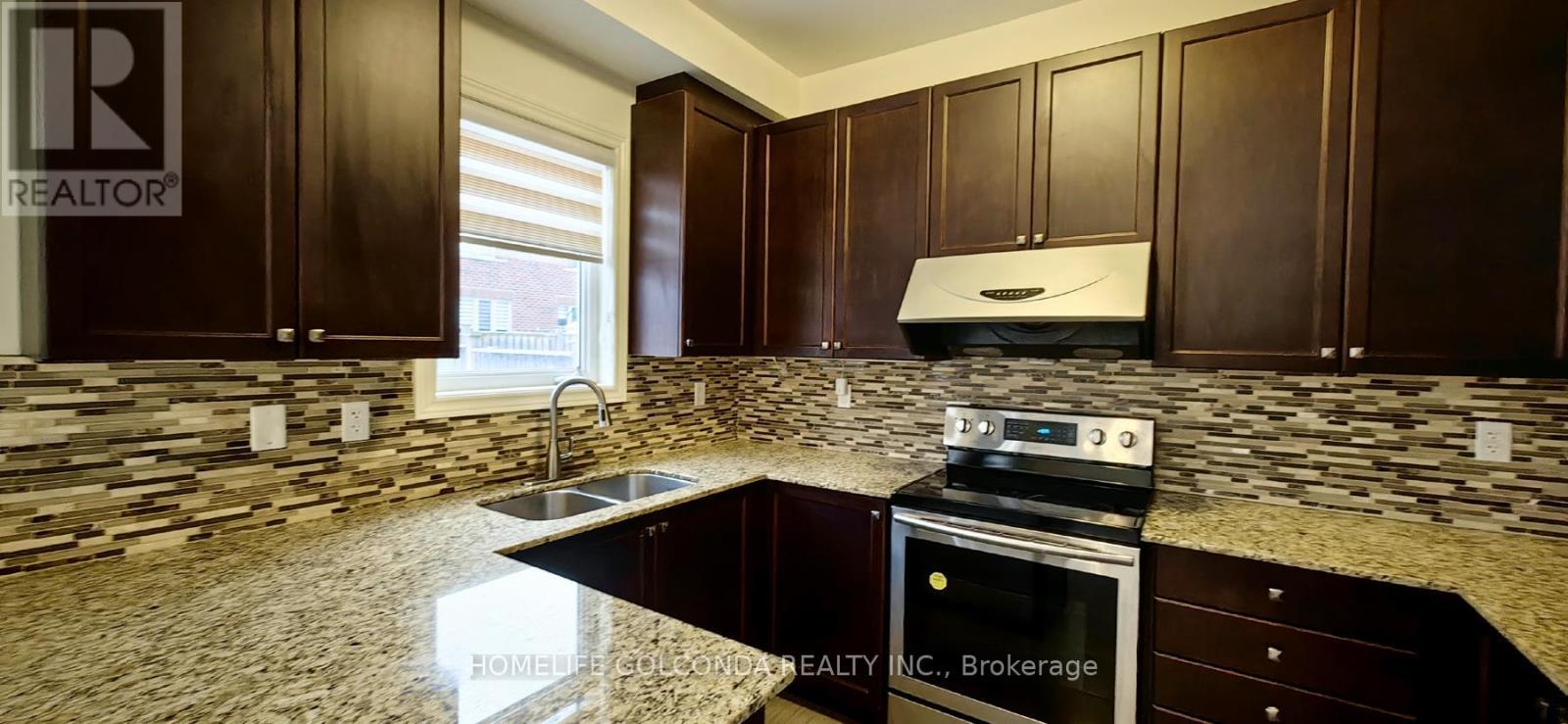 21 Chokecherry Crescent, Markham, ON - Indoor Photo Showing Kitchen With Double Sink