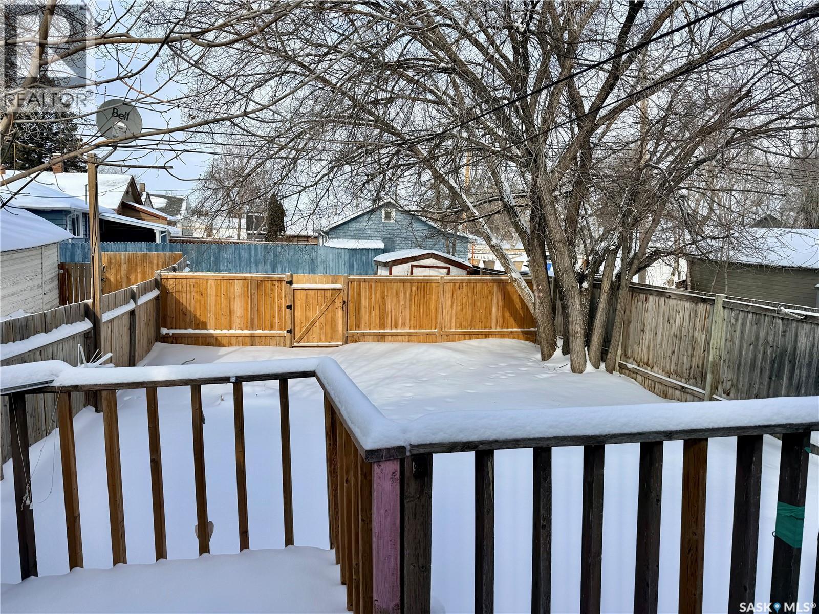 824 College Avenue, Regina, SK - Outdoor