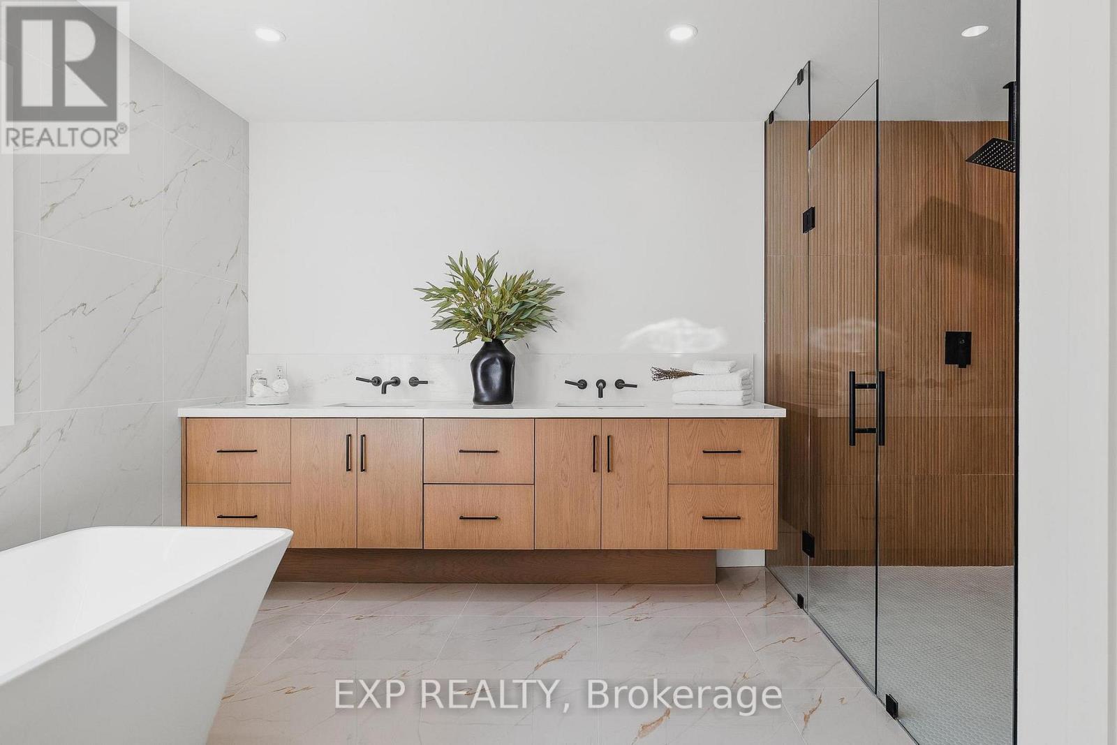 1060 Walton Avenue, North Perth, ON - Indoor Photo Showing Bathroom