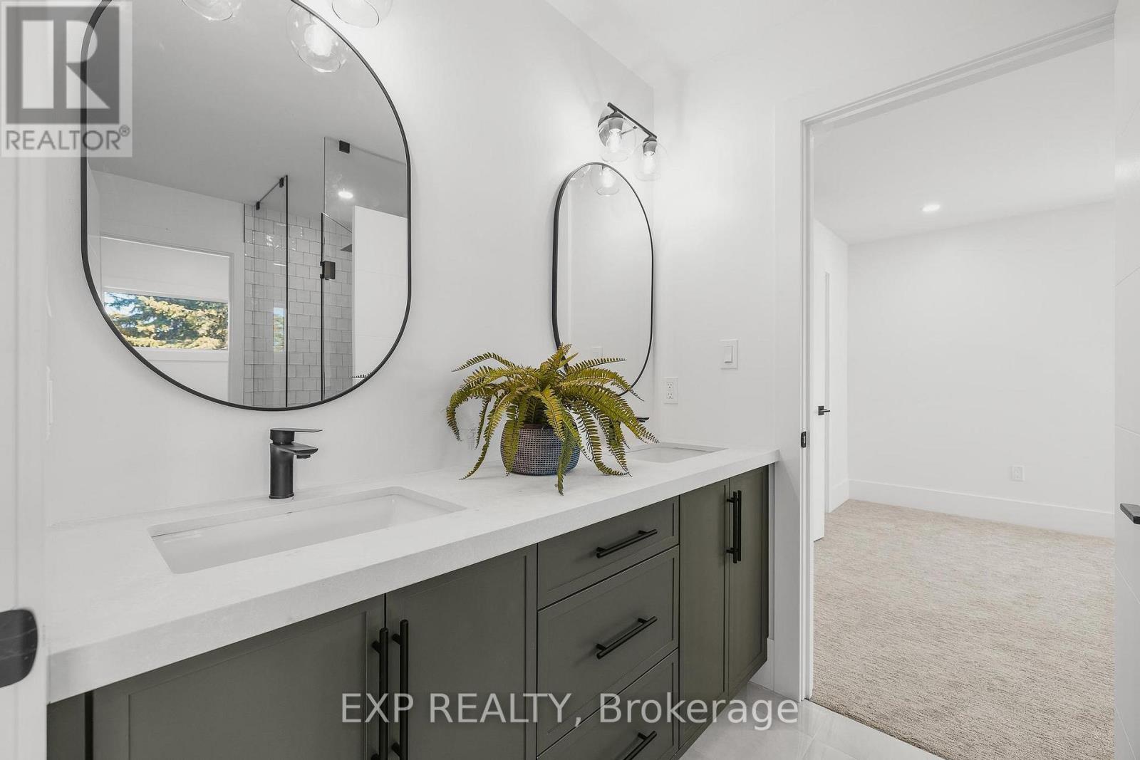 1060 Walton Avenue, North Perth, ON - Indoor Photo Showing Bathroom