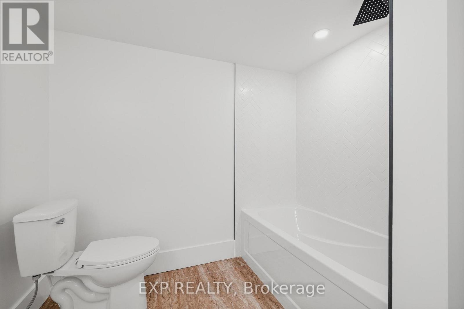 1060 Walton Avenue, North Perth, ON - Indoor Photo Showing Bathroom