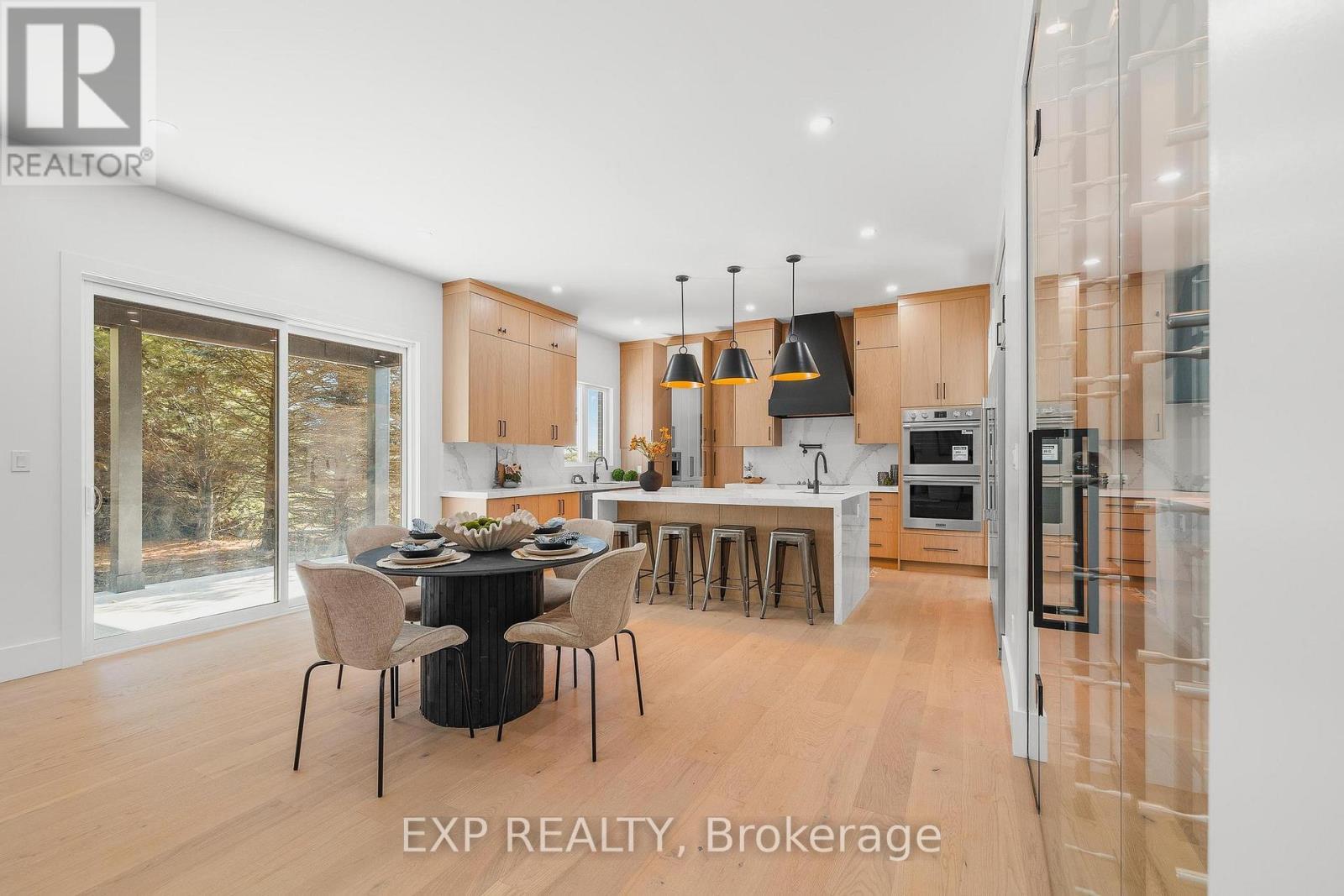 1060 Walton Avenue, North Perth, ON - Indoor Photo Showing Dining Room