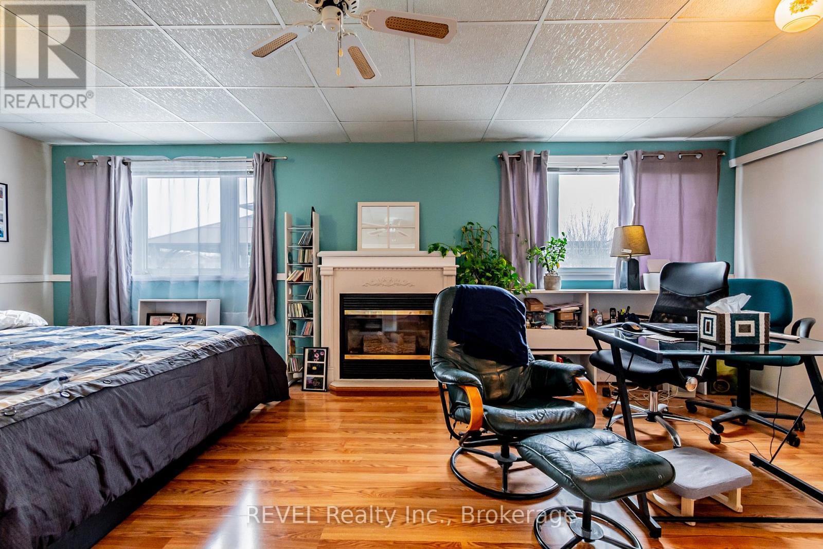 115 - 3033 Townline Road, Fort Erie (Black Creek), ON - Indoor Photo Showing Bedroom