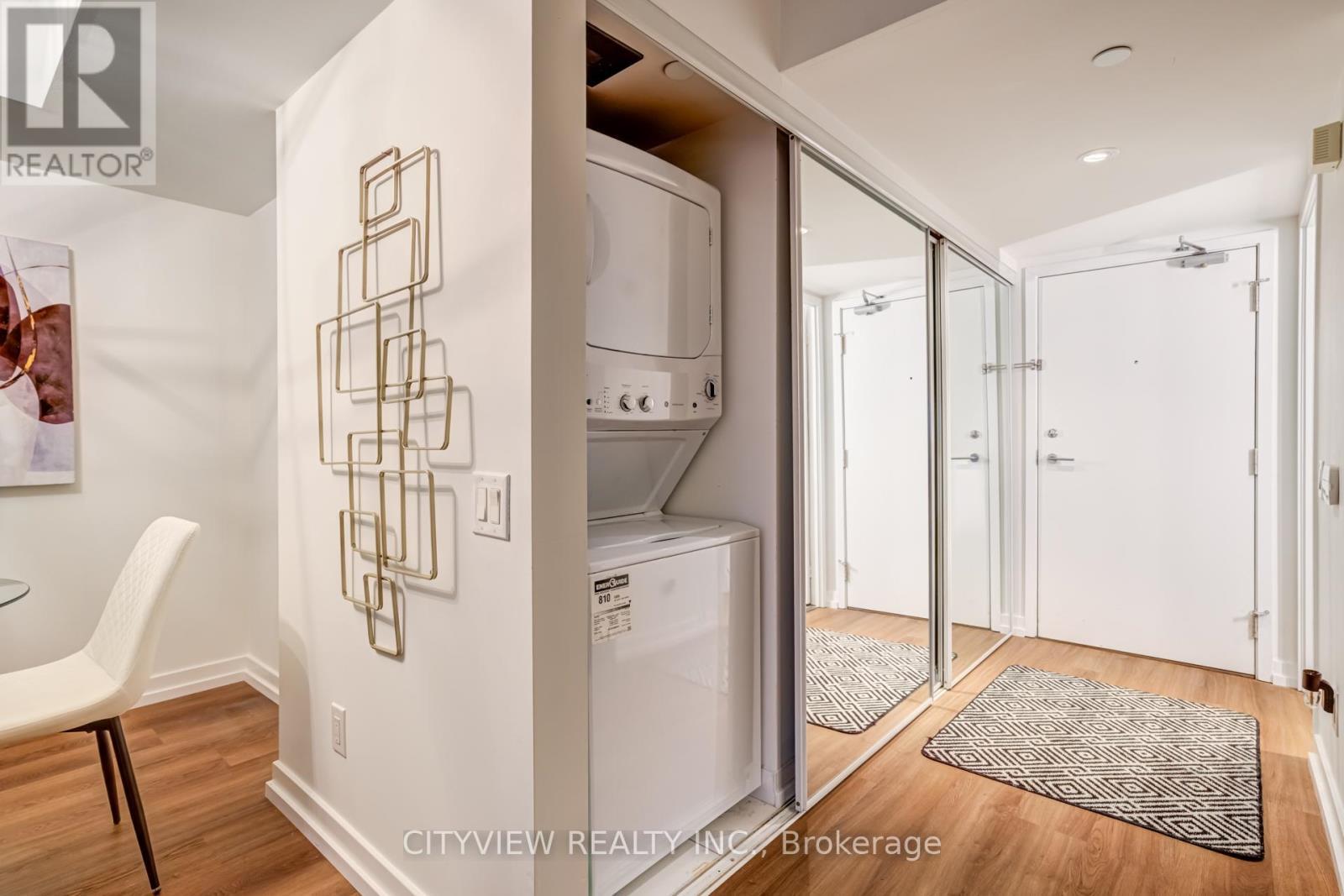 1009 - 72 Esther Shiner Boulevard, Toronto, ON - Indoor Photo Showing Laundry Room