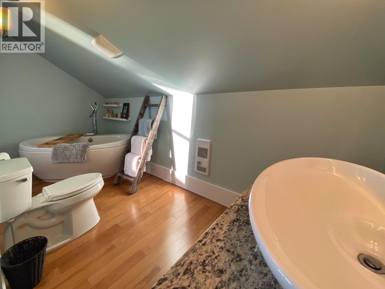 2129 Graham Avenue, Prince Rupert, BC - Indoor Photo Showing Bathroom