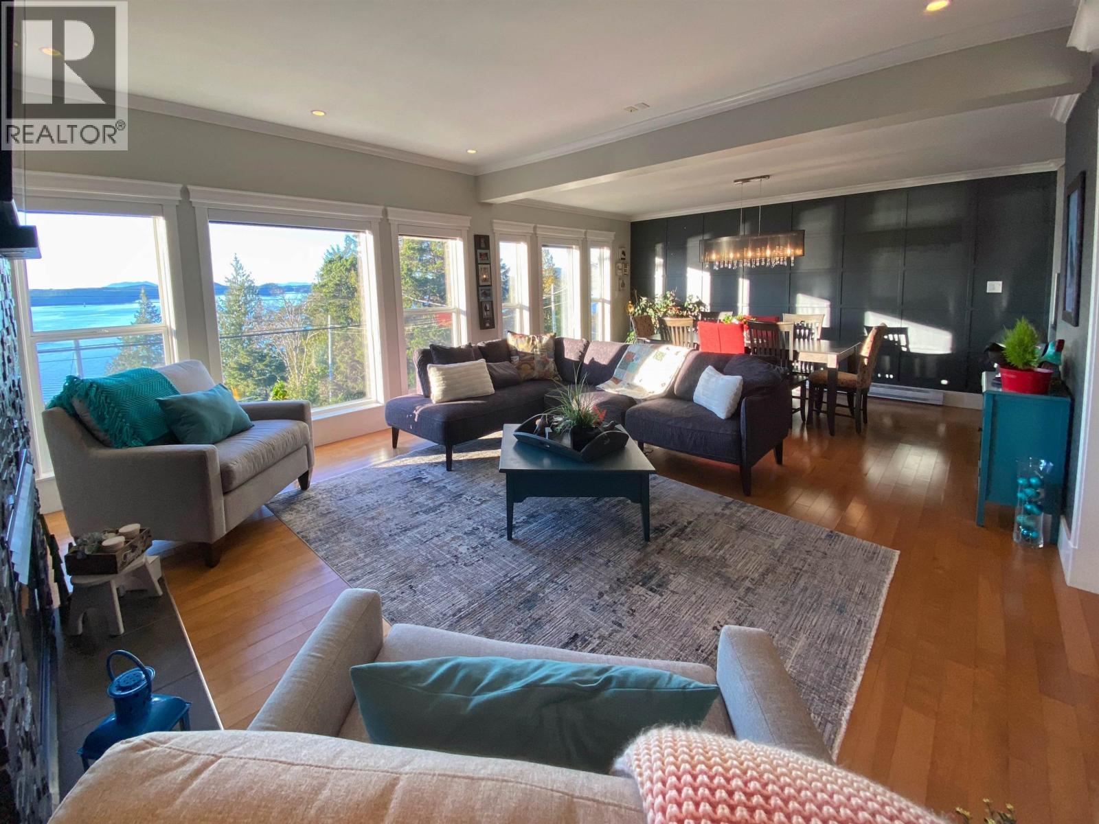 2129 Graham Avenue, Prince Rupert, BC - Indoor Photo Showing Living Room
