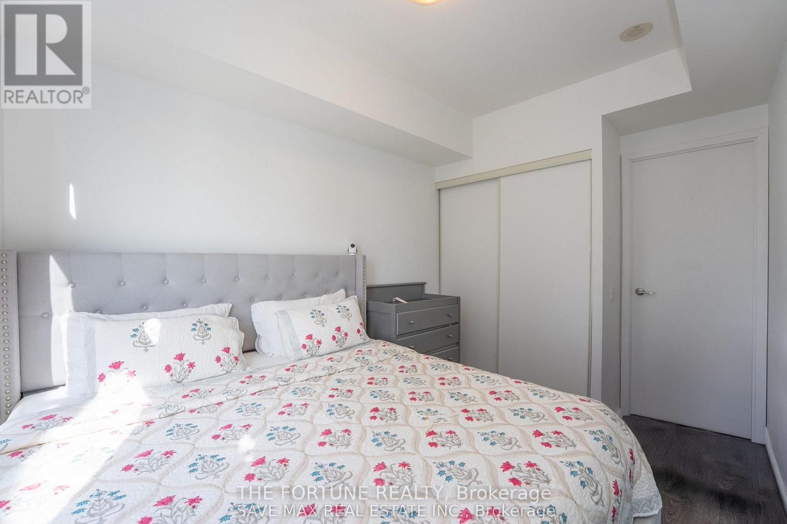 1712 - 103 The Queensway, Toronto, ON - Indoor Photo Showing Bedroom