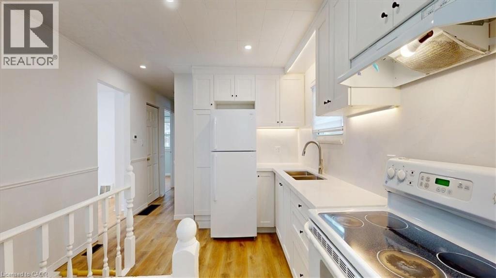 22 Broadview Avenue Unit# (Upper), Cambridge, ON - Indoor Photo Showing Kitchen With Double Sink