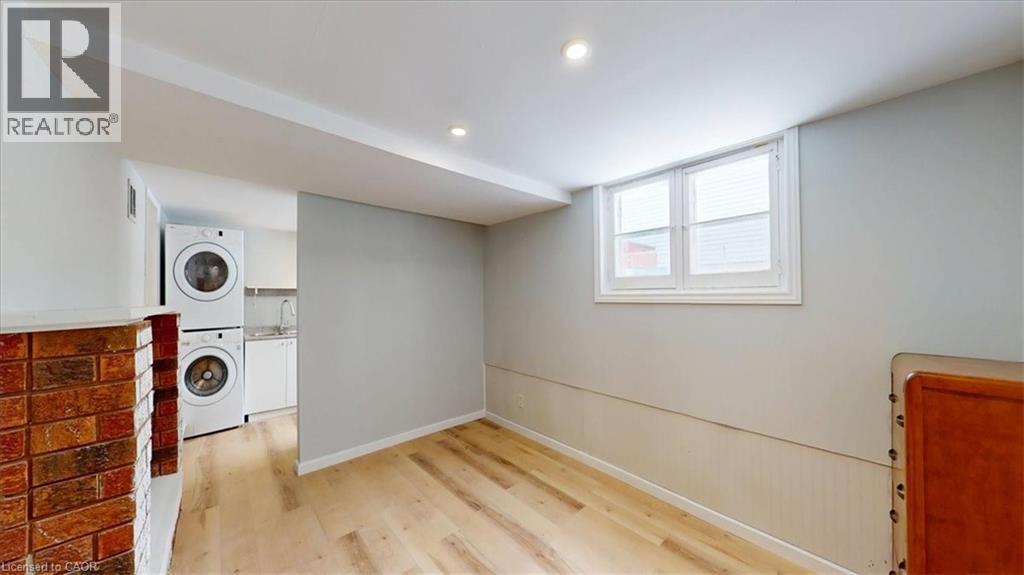 22 Broadview Avenue Unit# (Upper), Cambridge, ON - Indoor Photo Showing Laundry Room