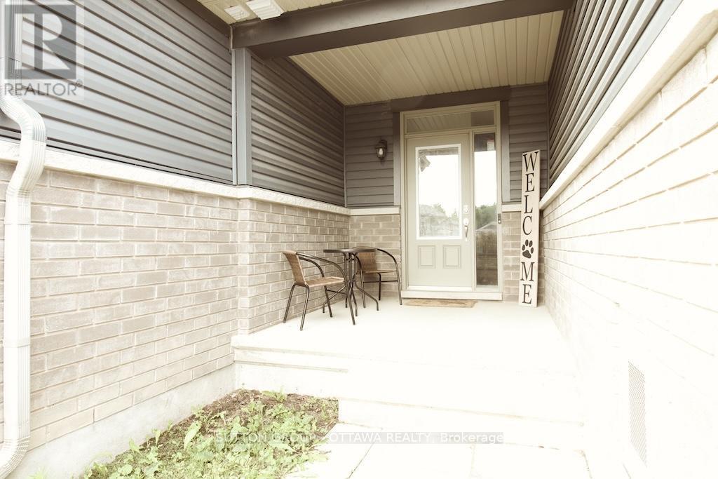 303 Rue De L Etang Street, Clarence-Rockland, ON - Outdoor With Exterior