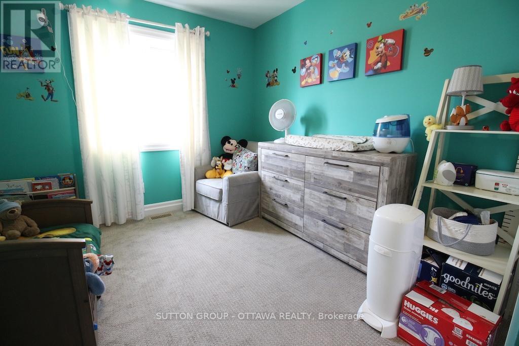 303 Rue De L Etang Street, Clarence-Rockland, ON - Indoor Photo Showing Bedroom