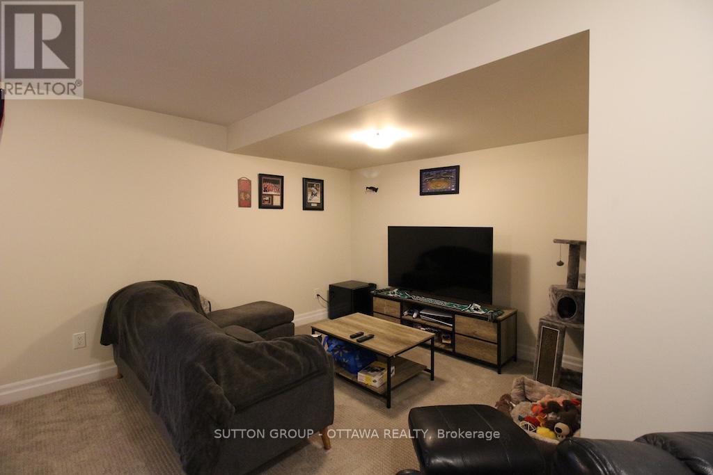 303 Rue De L Etang Street, Clarence-Rockland, ON - Indoor