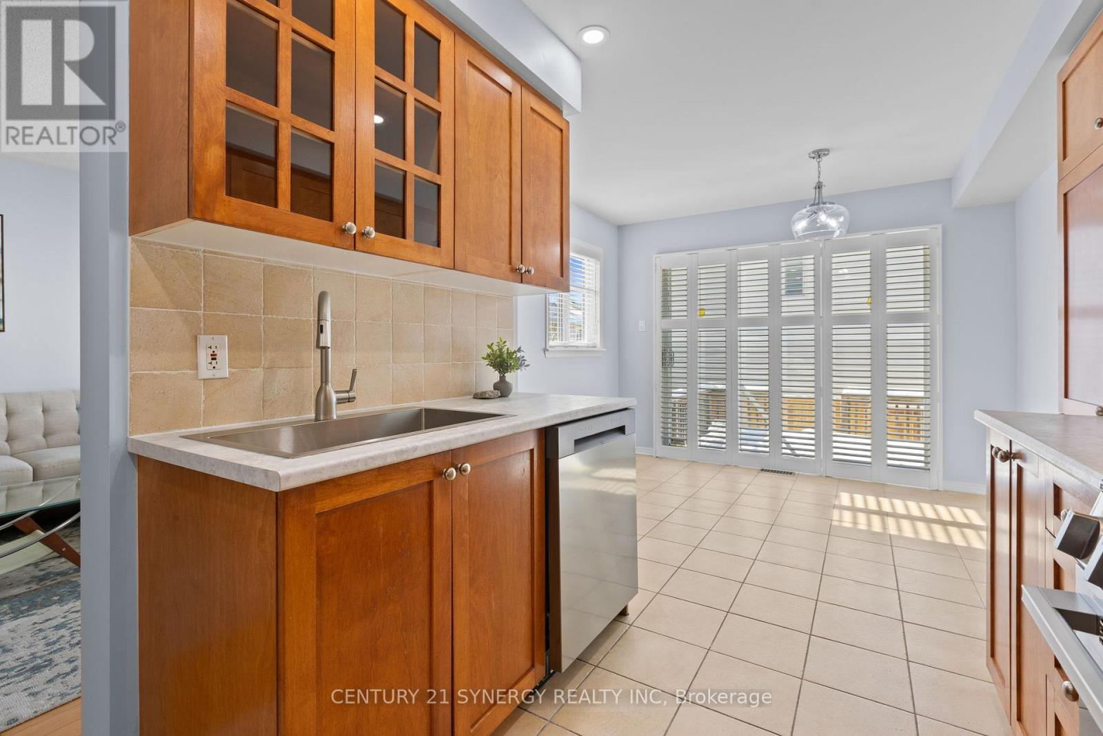 Kitchen - 437 Claridge Drive, Ottawa, ON - Indoor Photo Showing Kitchen
