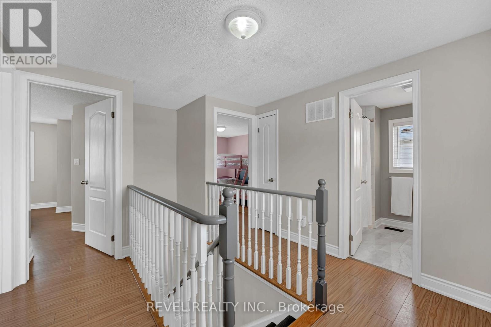 10 Barron Court, Clarington, ON - Indoor Photo Showing Other Room