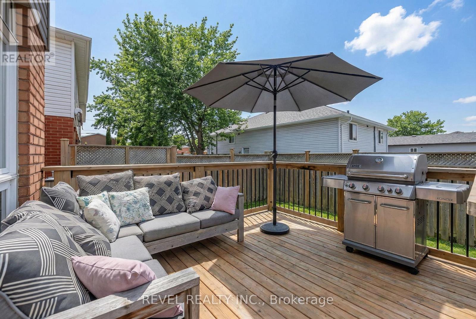 10 Barron Court, Clarington, ON - Outdoor With Deck Patio Veranda With Exterior