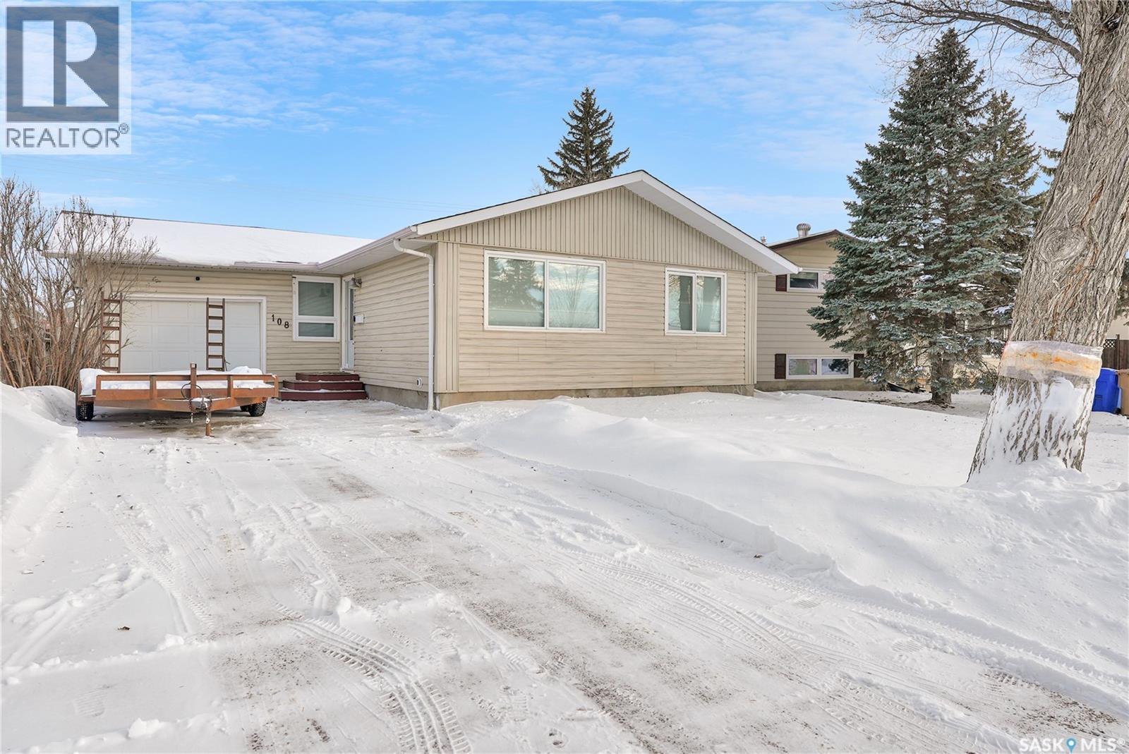 108 Hanley Crescent, Regina, SK - Outdoor