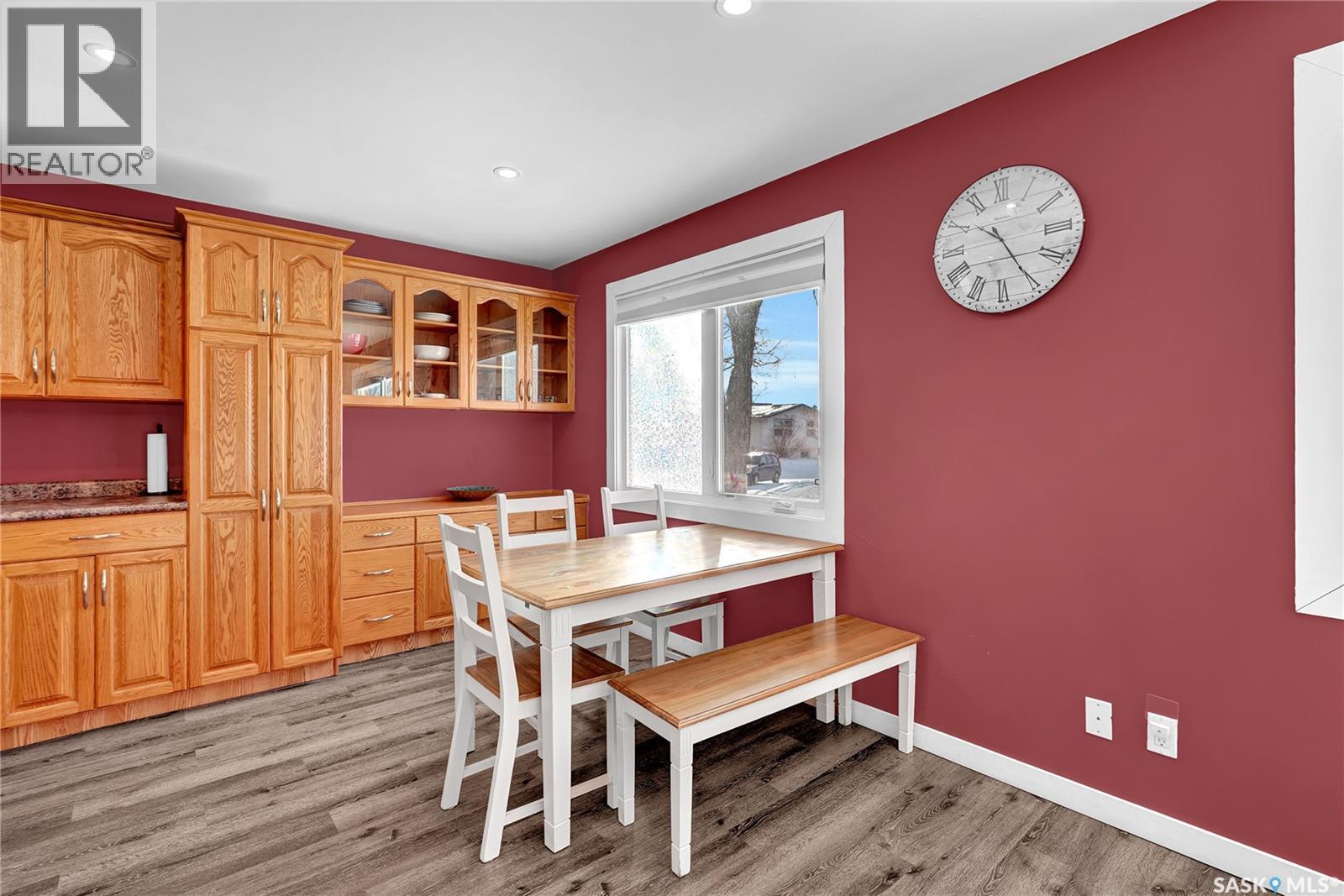 108 Hanley Crescent, Regina, SK - Indoor