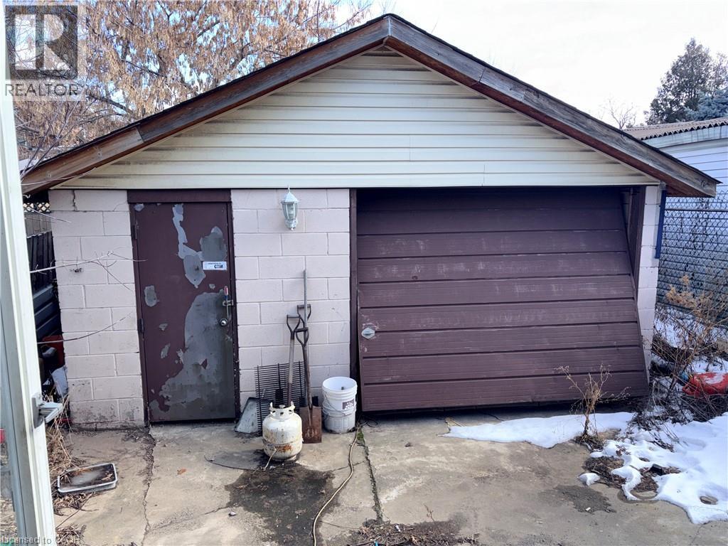 View of detached garage - 14 Carlisle Street, Hamilton, ON - Outdoor