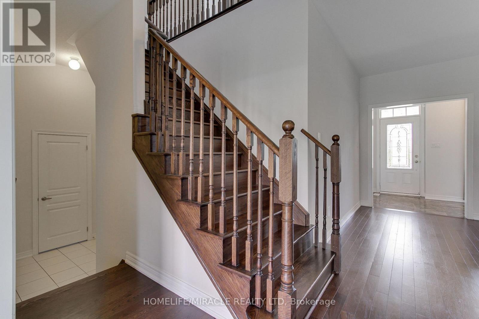 992 Green Street, Innisfil, ON - Indoor Photo Showing Other Room