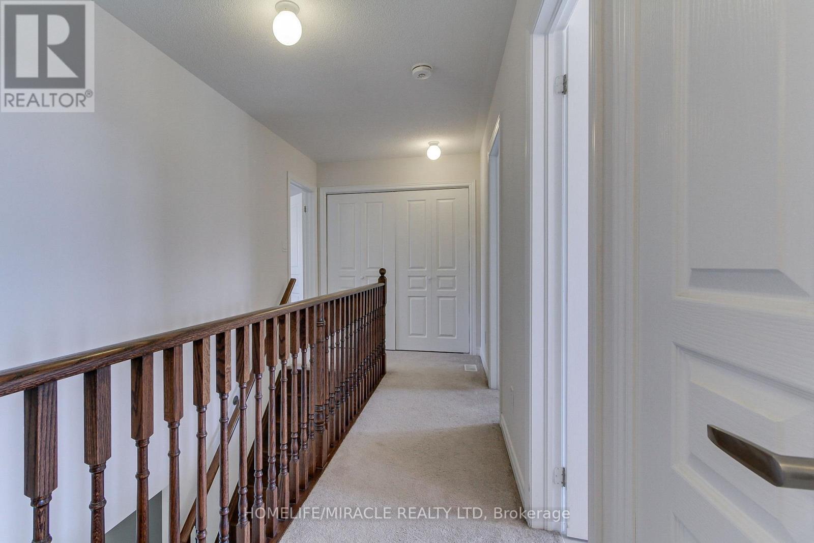 992 Green Street, Innisfil, ON - Indoor Photo Showing Other Room