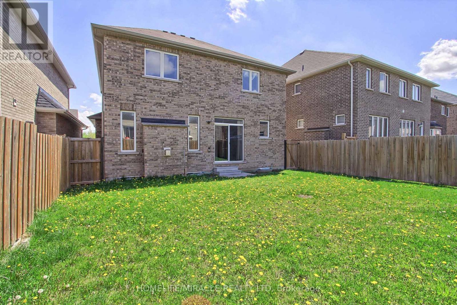 992 Green Street, Innisfil, ON - Outdoor With Exterior